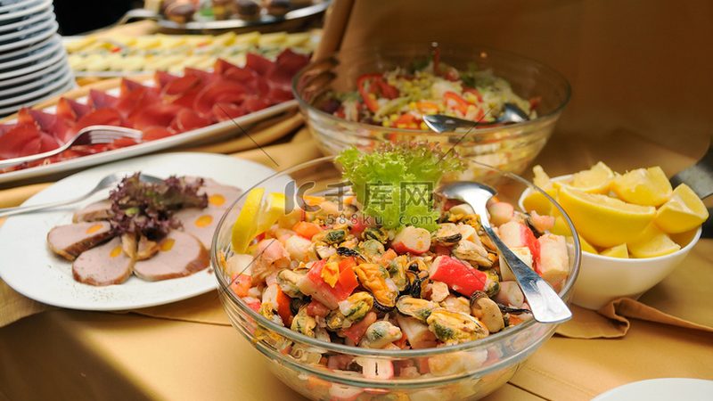 休闲食品定制代工：揭秘高品质产品的幕后推手