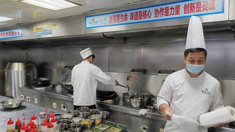 甲方：品牌方或经销商