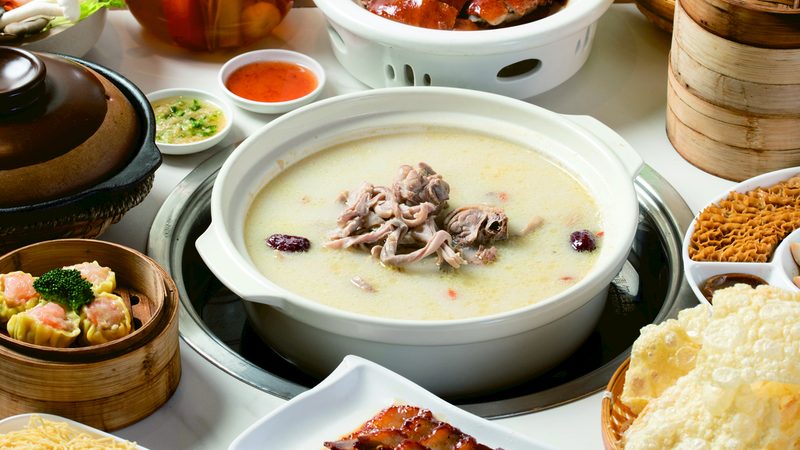 餐饮加盟合同中的知识产权陷阱：揭秘合同背后的风险**